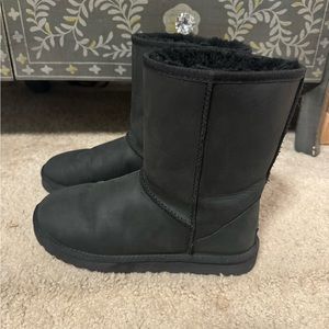 UGG Classic Short Leather Boots Women Size 9